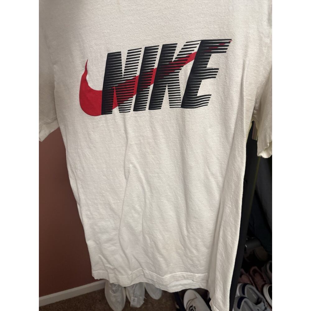 Nike T Shirt Size Small